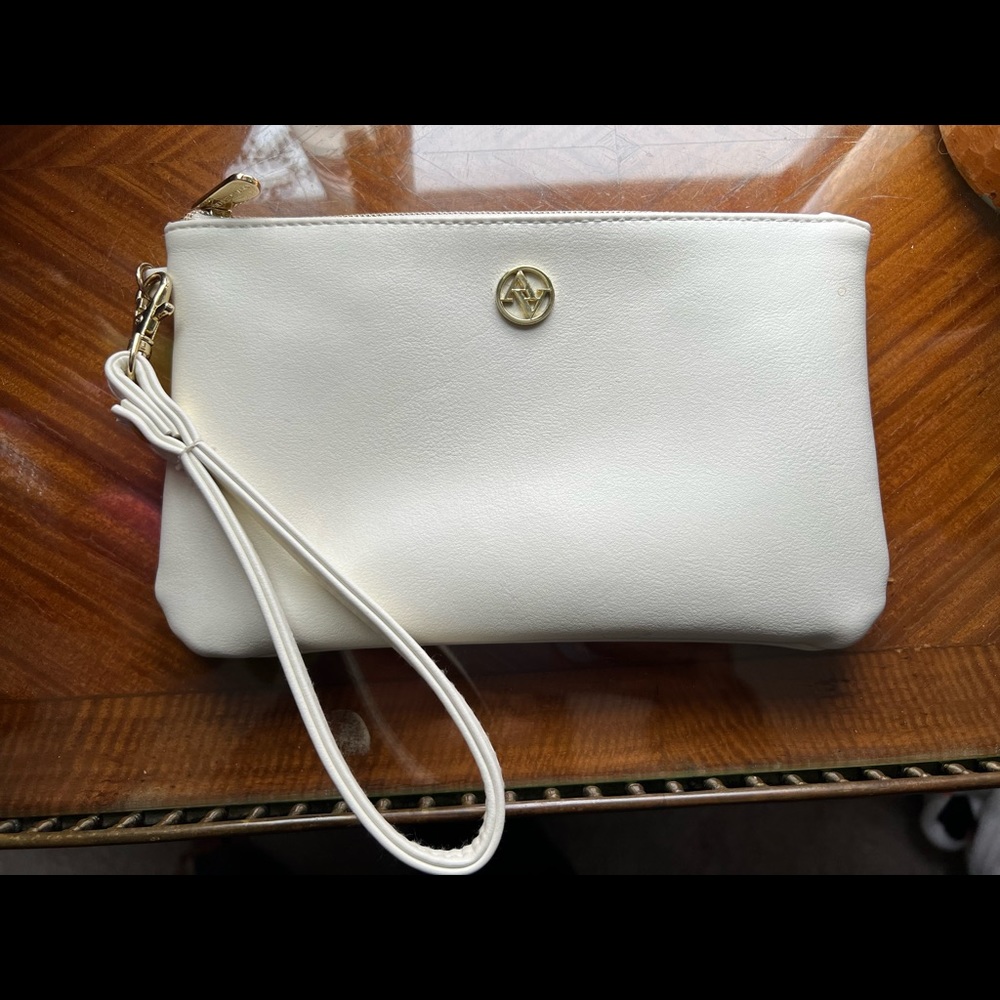 Light Cream wristlet